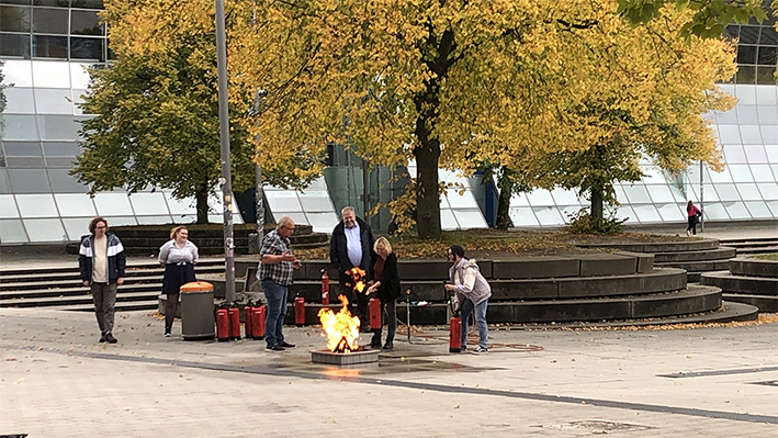 Feuerlösch-Aktion zur Mittagszeit